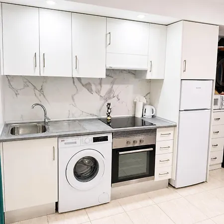 דירה Sea Breeze Flores 1b With Pool אדחה